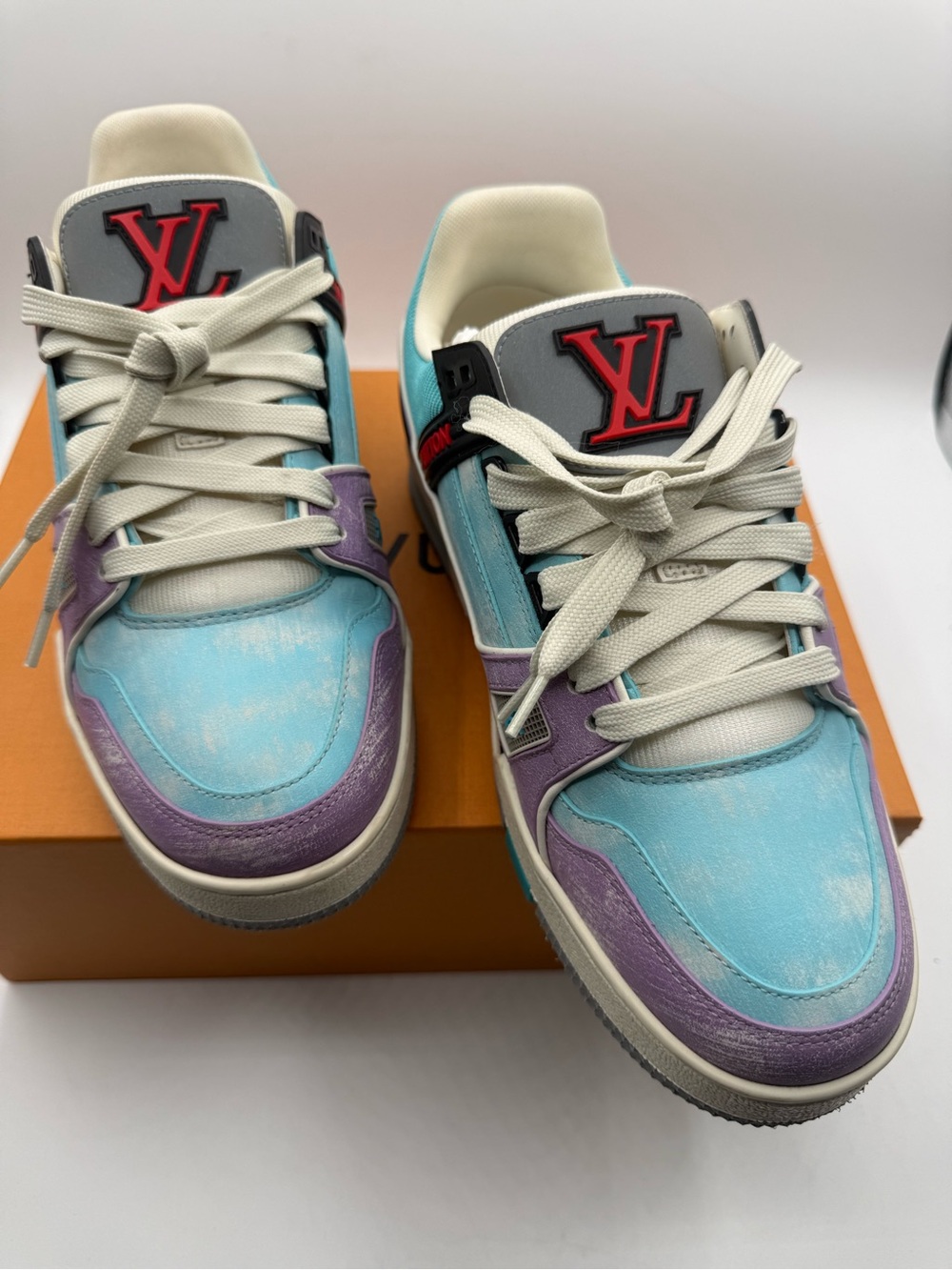 Louis Vuitton LV Multicolor Leather Trainer's Low-Top Sneakers full inclusion
